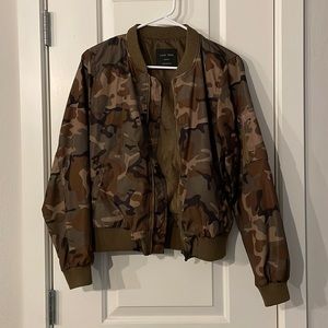Jacket Youth  medium girls size camo zip